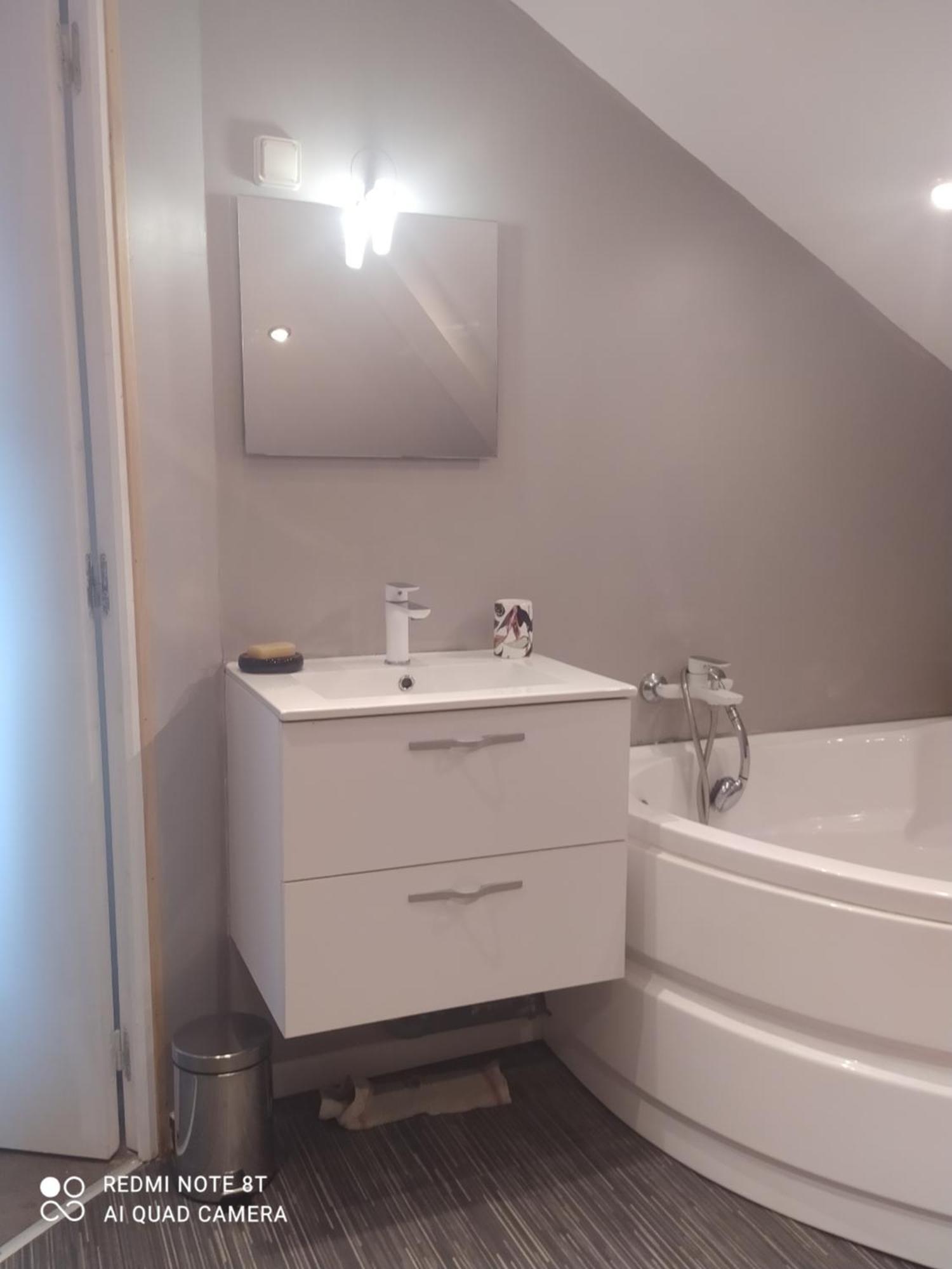 Petit Appartement Dans Une Maison Individuelle لو تامبون المظهر الخارجي الصورة
